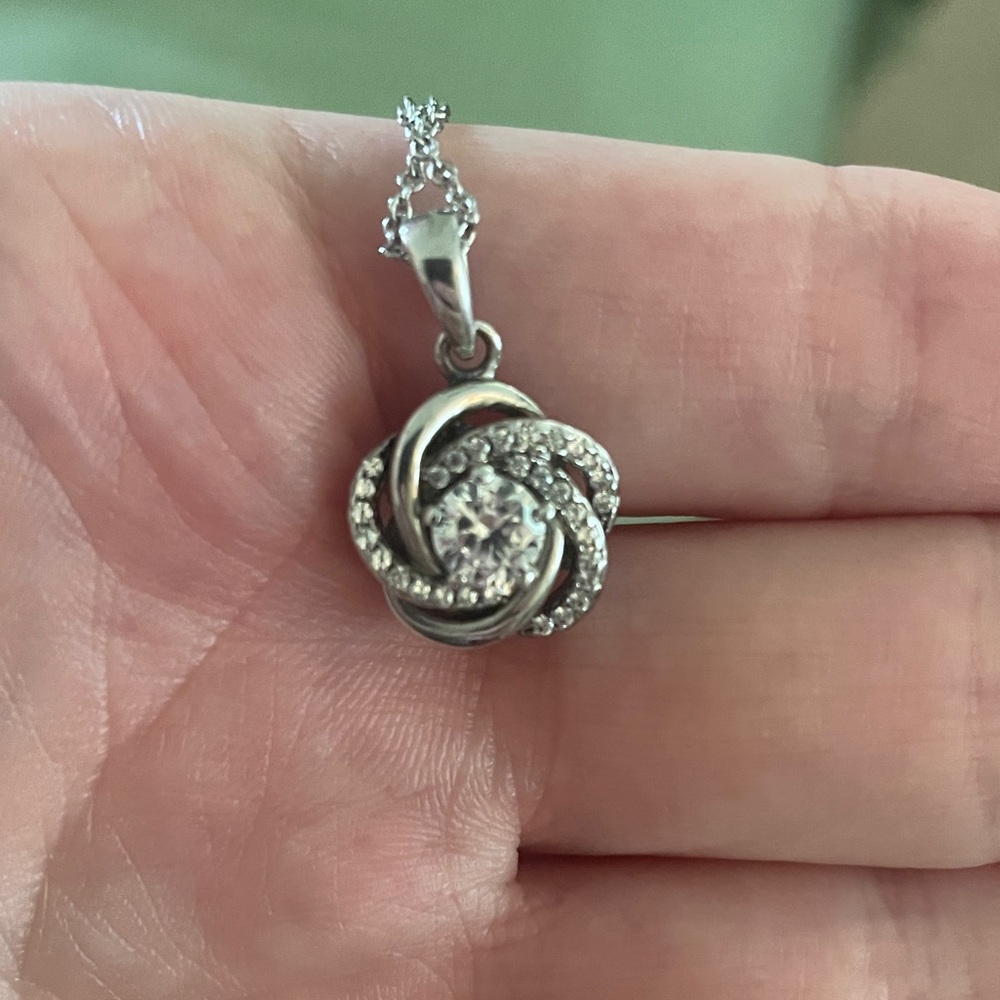 Elegant Silver Pendant Necklace